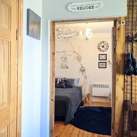 Apartament Tiny Non-Smoking Caka & Free Parking Ryga Zewnętrze zdjęcie