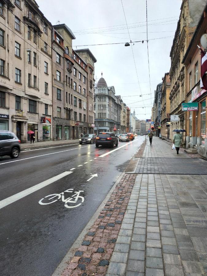 Apartament Tiny Non-Smoking Caka & Free Parking Ryga Zewnętrze zdjęcie