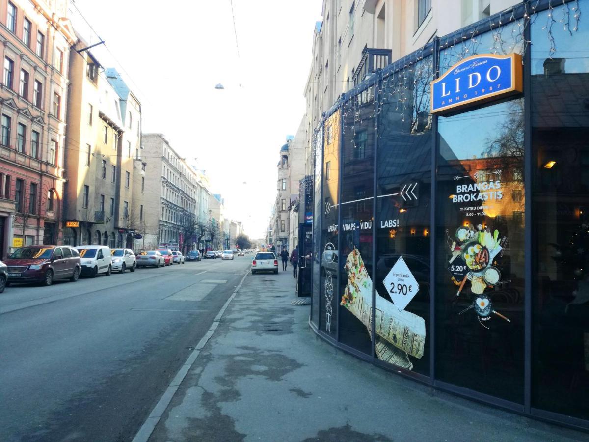 Apartament Tiny Non-Smoking Caka & Free Parking Ryga Zewnętrze zdjęcie